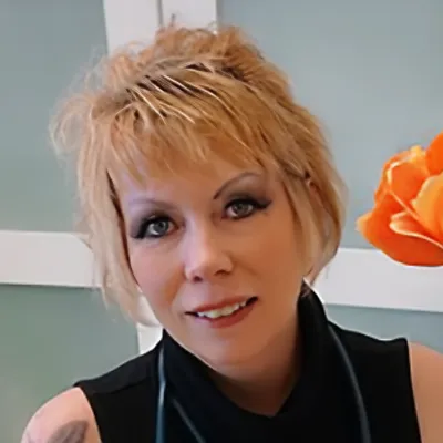 Dr-Stephanie-King-square-2